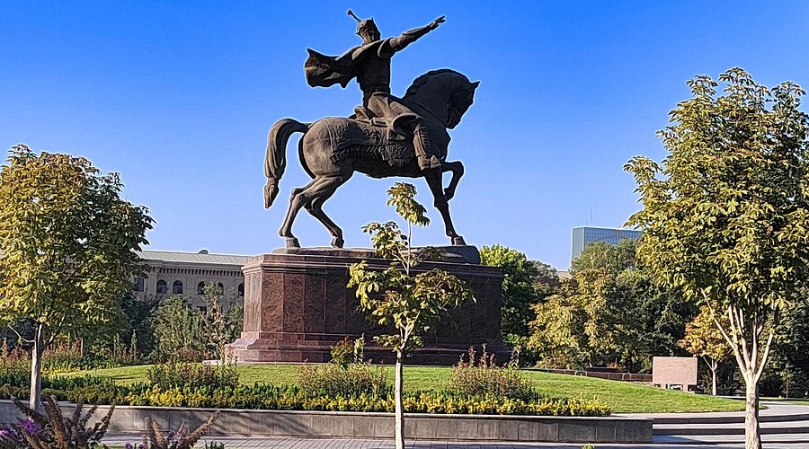 Amir Temur Square